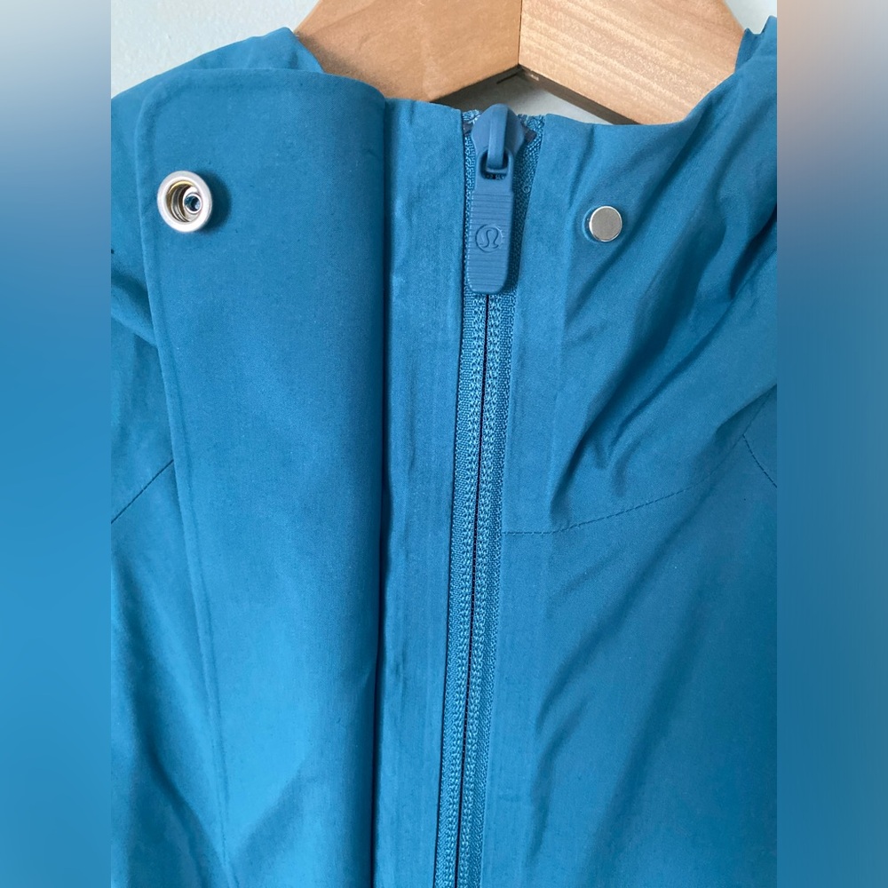 Lululemon Rain Rebel Jacket Capture Blue Coat Size 2 NWT Waterproof Running Race - Picture 10 of 16